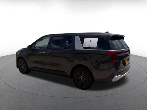 Used 2026 Kia Carnival FWD image 10