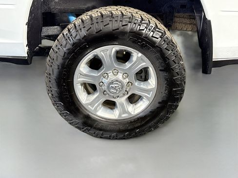 Used 2024 RAM 2500 Big Horn w/ Off Road Package AWD/4WD image 36