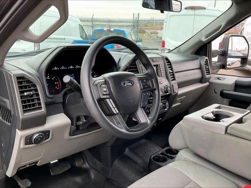 Used 2018 Ford F250 XL w/ STX Appearance Package image 16