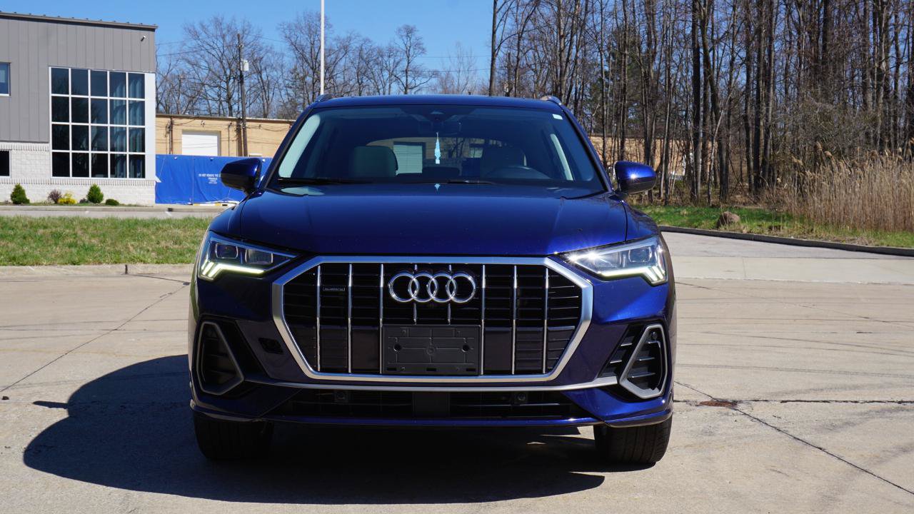Used 2023 Audi Q3 2.0T Premium Plus w/ Premium Plus Package AWD/4WD image 9