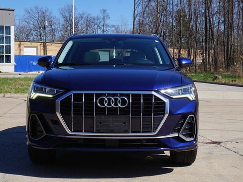 Used 2023 Audi Q3 2.0T Premium Plus w/ Premium Plus Package image 9