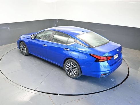 Used 2025 Nissan Altima 2.5 SV FWD image 46
