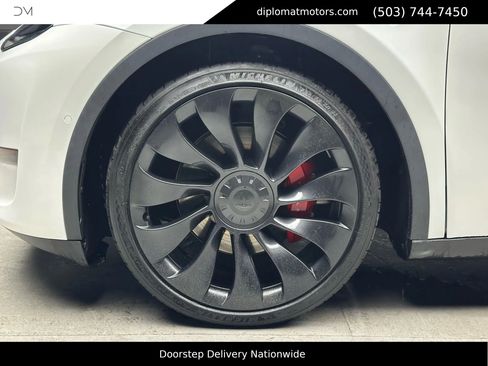Used 2022 Tesla Model Y Performance image 34