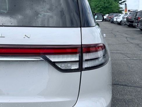 Used 2024 Lincoln Aviator Reserve w/ Equipment Group 201A AWD/4WD image 8
