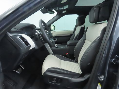 Used 2024 Land Rover Discovery Dynamic SE image 20