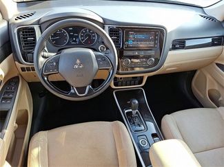 Used 2017 Mitsubishi Outlander SEL video 2