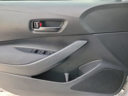 Used 2023 Toyota Corolla LE FWD image 17