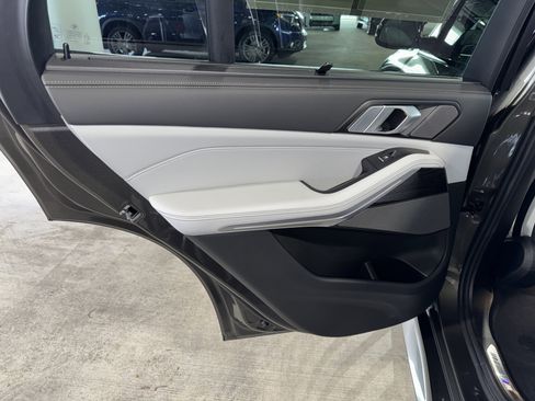 Used 2025 BMW X5 M60i w/ Executive Package image 16