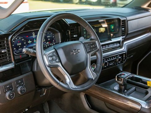 Used 2023 Chevrolet Silverado 1500 RST AWD/4WD image 10