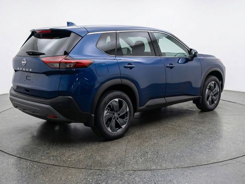 Used 2025 Nissan Rogue SV FWD image 9