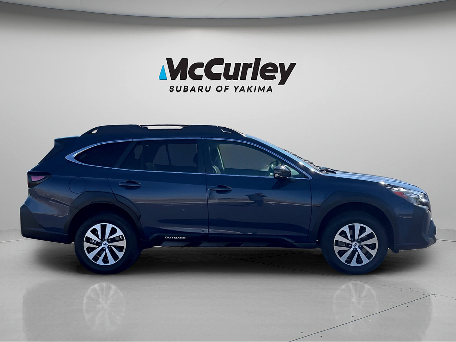 Certified 2024 Subaru Outback Premium w/ Popular Package #1 AWD/4WD image 4