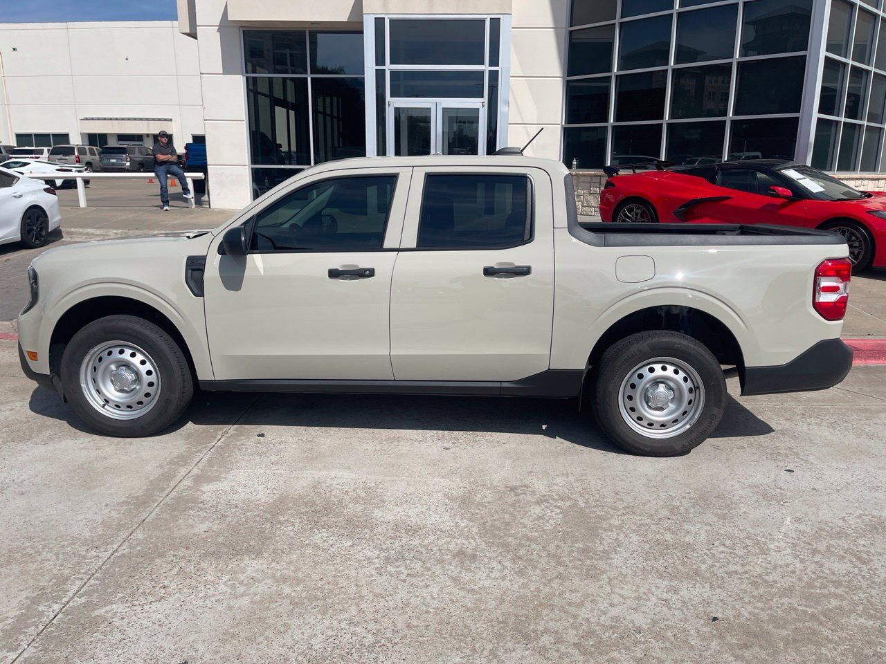 Used 2025 Ford Maverick XL w/ Equipment Group 101A AWD/4WD image 9