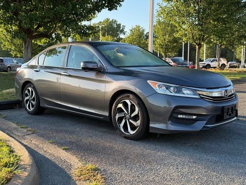 Used 2017 Honda Accord EX-L image 1