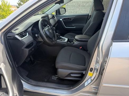 Used 2020 Toyota RAV4 LE w/ Carpet Mat Package AWD/4WD image 26