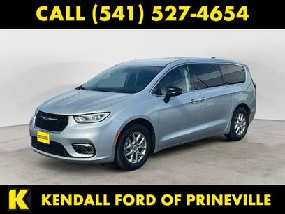 Used 2024 Chrysler Pacifica Touring-L