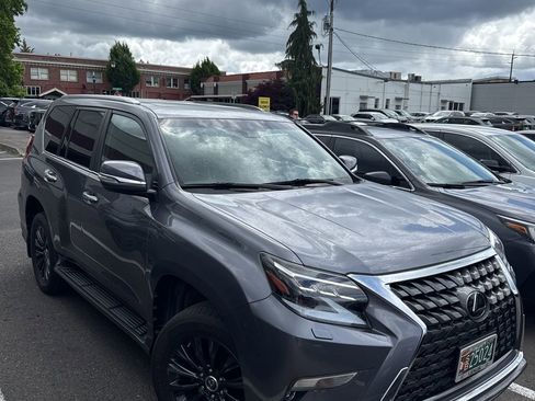 Used 2021 Lexus GX 460 Premium w/ Accessory Package AWD/4WD image 4