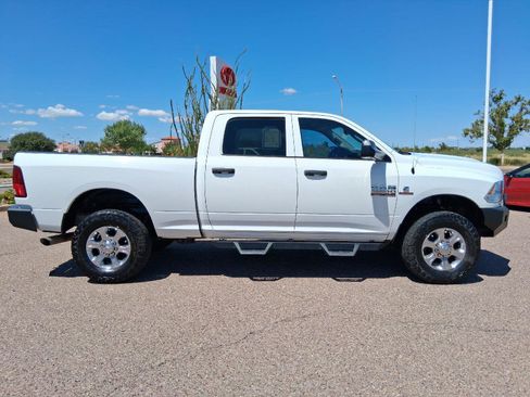 Used 2017 RAM 2500 Tradesman w/ Chrome Appearance Group AWD/4WD image 7