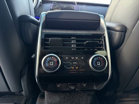Used 2023 Land Rover Range Rover SE image 19