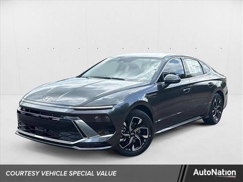 New 2025 Hyundai Sonata SEL image 1