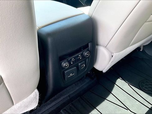 Used 2022 Buick Enclave Avenir w/ Avenir Technology Package AWD/4WD image 34