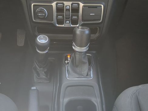 Used 2021 Jeep Wrangler Unlimited Sport image 16