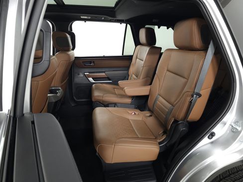 Used 2025 Toyota Sequoia Limited image 40