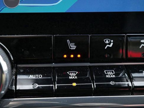 Used 2024 Chevrolet Colorado Z71 w/ Z71 Convenience Package 2 image 20