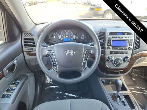 Used 2010 Hyundai Santa Fe GLS image 16