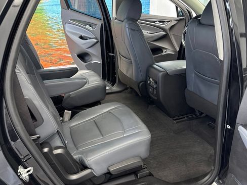 Used 2020 Buick Enclave Essence w/ Sound and Sites Package AWD/4WD image 28
