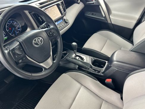 Used 2018 Toyota RAV4 XLE w/ Convenience Package image 10