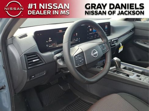 New 2026 Nissan Sentra SR w/ Floor Mat Package FWD image 9