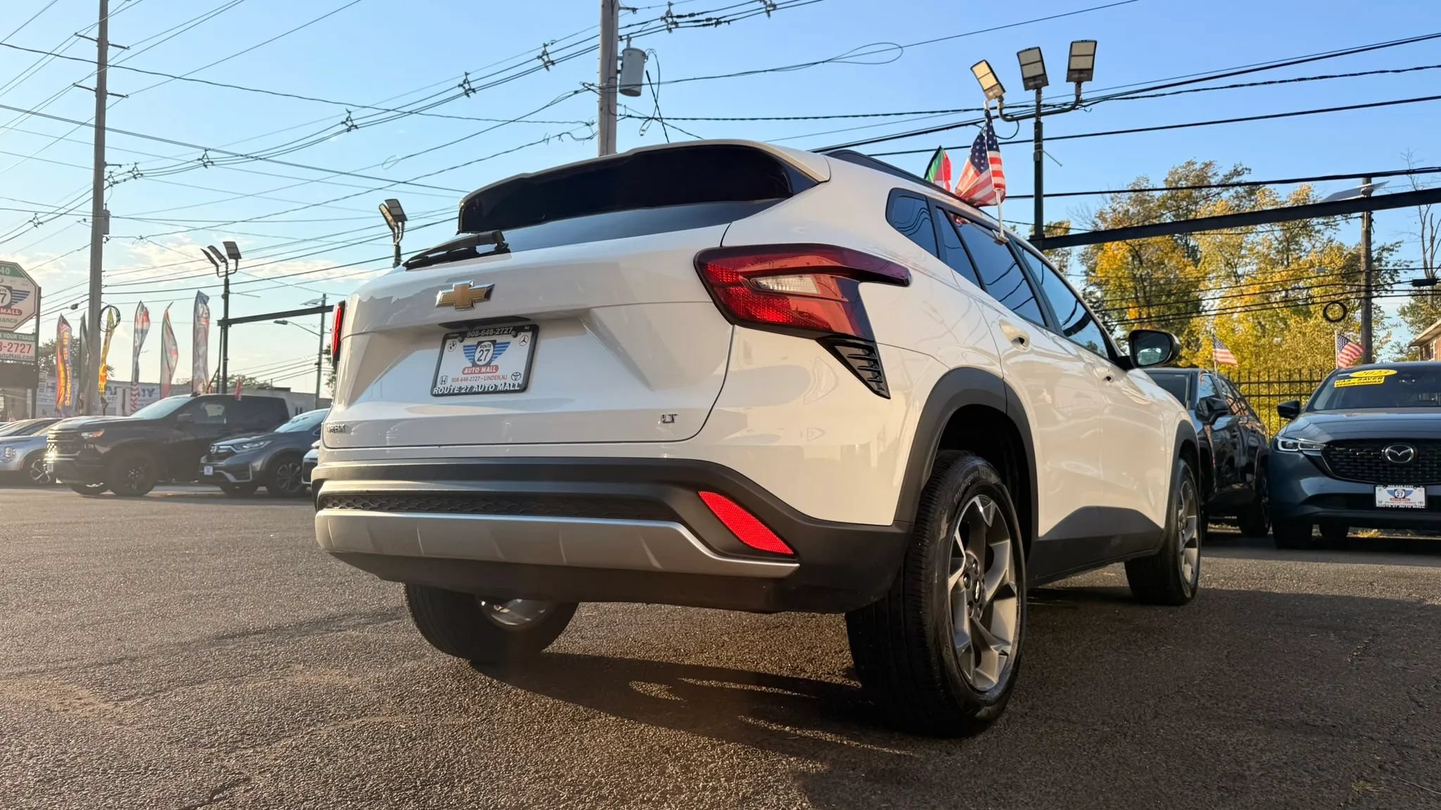 Used 2025 Chevrolet Trax LT w/ LT Convenience Package FWD image 9