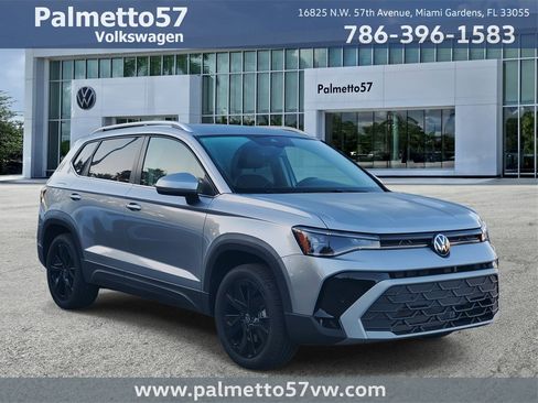 New 2025 Volkswagen Taos SE image 1