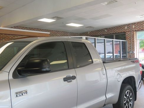 Used 2018 Toyota Tundra SR5 w/ TRD Off Road Package AWD/4WD image 80