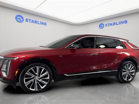 Used 2024 Cadillac Lyriq Luxury w/ LPO, Floor Liner Package image 2