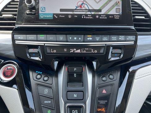 Used 2025 Honda Odyssey Elite image 21