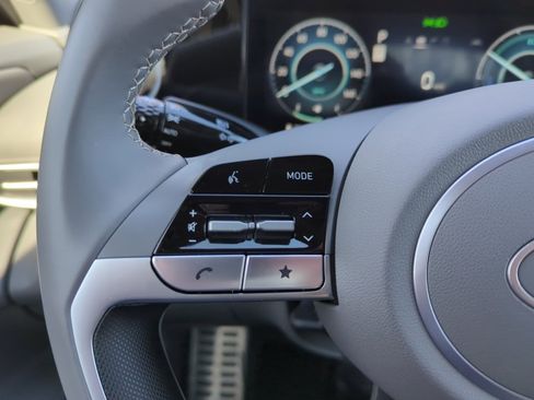 Certified 2025 Hyundai Elantra SEL image 28