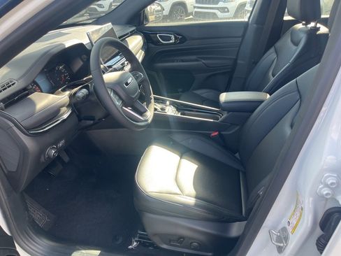 New 2026 Jeep Compass Limited image 19