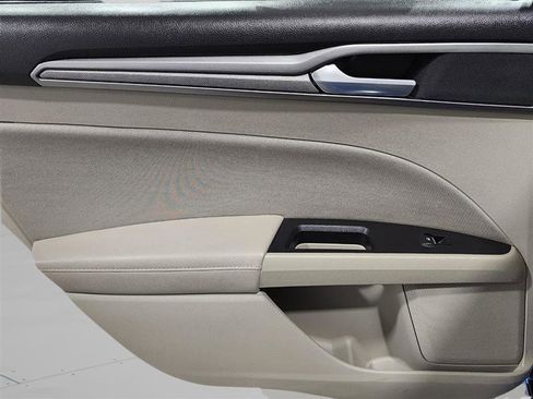 Used 2019 Ford Fusion SE image 30