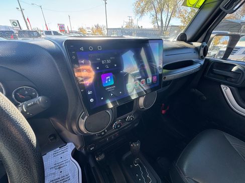 Used 2013 Jeep Wrangler Unlimited Sport image 21