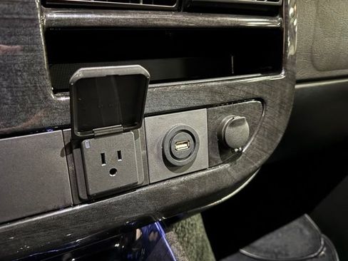 Used 2023 GMC Savana 2500 RWD image 29