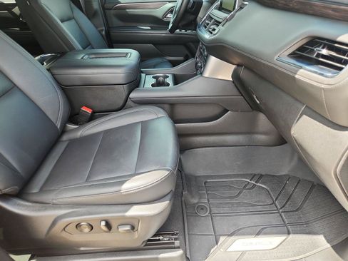 Used 2024 Chevrolet Tahoe Z71 w/ Luxury Package AWD/4WD image 28