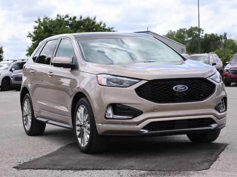 Used 2021 Ford Edge Titanium w/ Equipment Group 301A AWD/4WD image 4