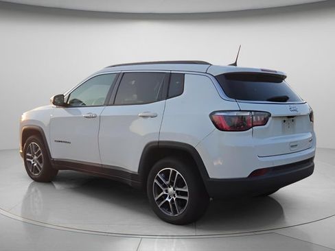 Used 2020 Jeep Compass Latitude FWD image 4