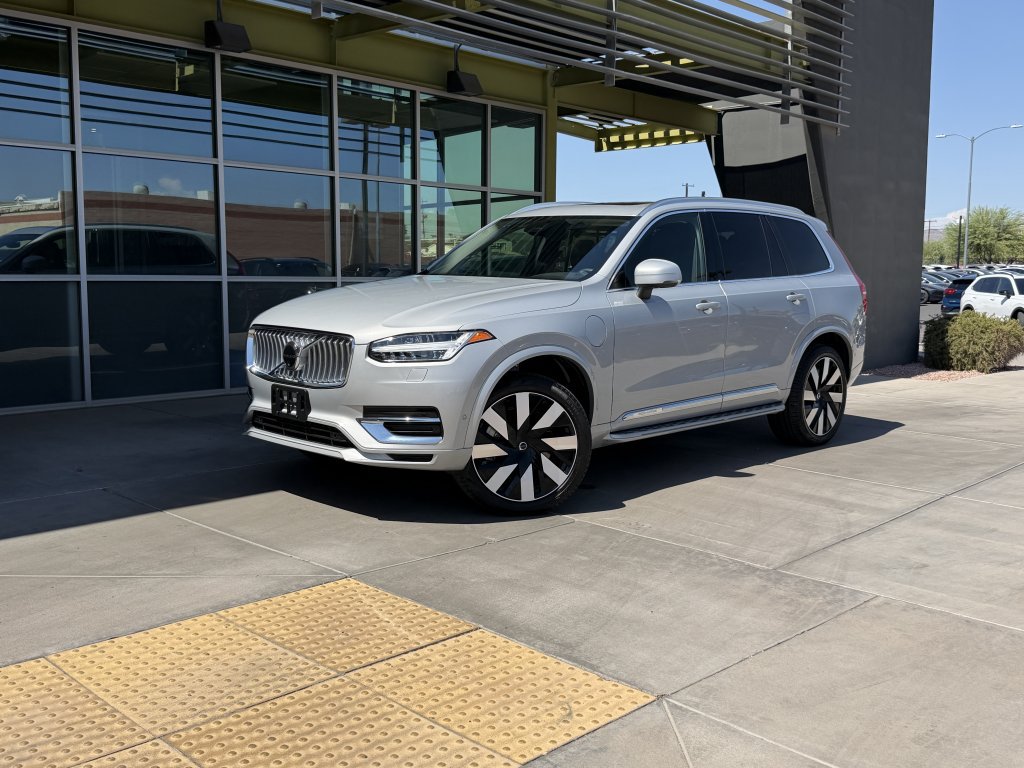 Used 2024 Volvo XC90 T8 Plus w/ Protection Package Premier AWD/4WD image 1