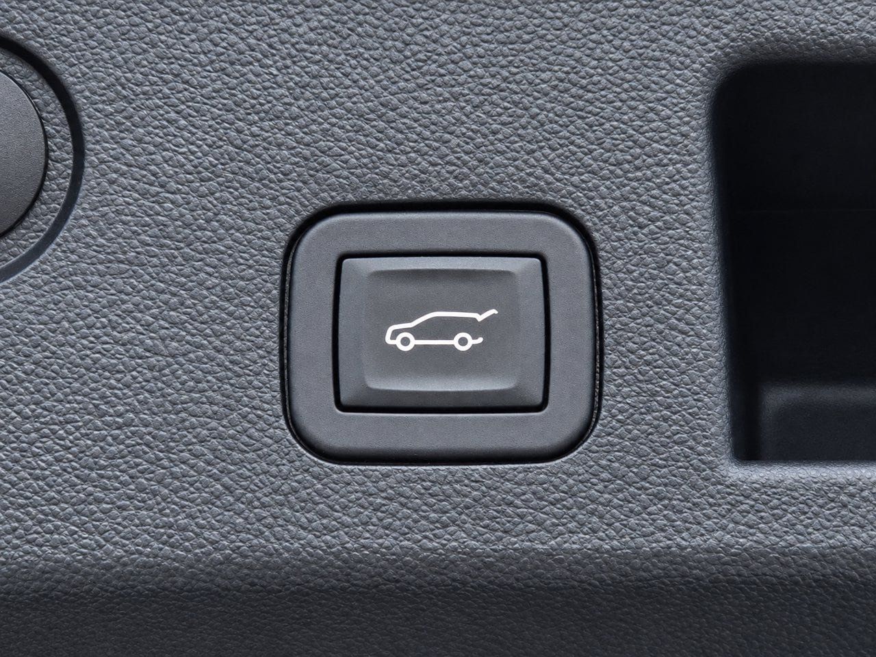 Used 2025 GMC Terrain Elevation w/ Elevation Premium Package FWD image 29