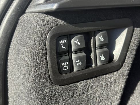 Used 2025 BMW X7 xDrive40i image 10