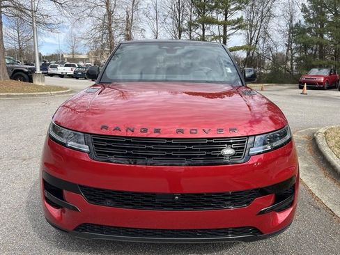 Used 2025 Land Rover Range Rover Sport SE image 3