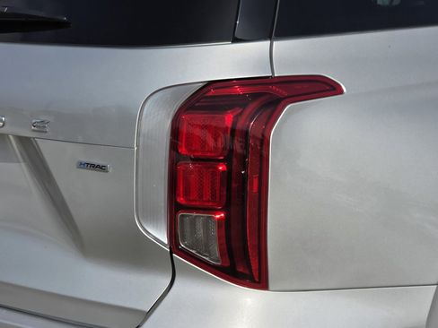 Used 2024 Hyundai Palisade Calligraphy image 23