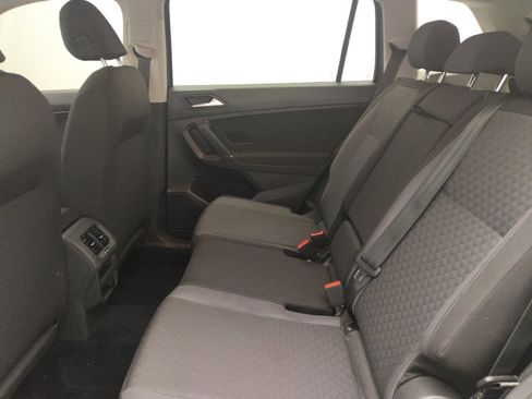 Used 2020 Volkswagen Tiguan S image 18